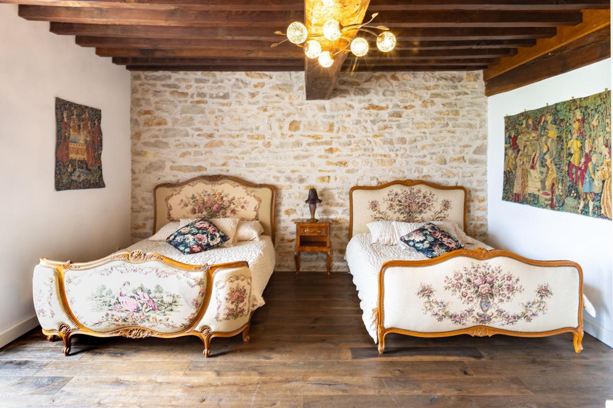 La Maison De Souhey Luaran gambar